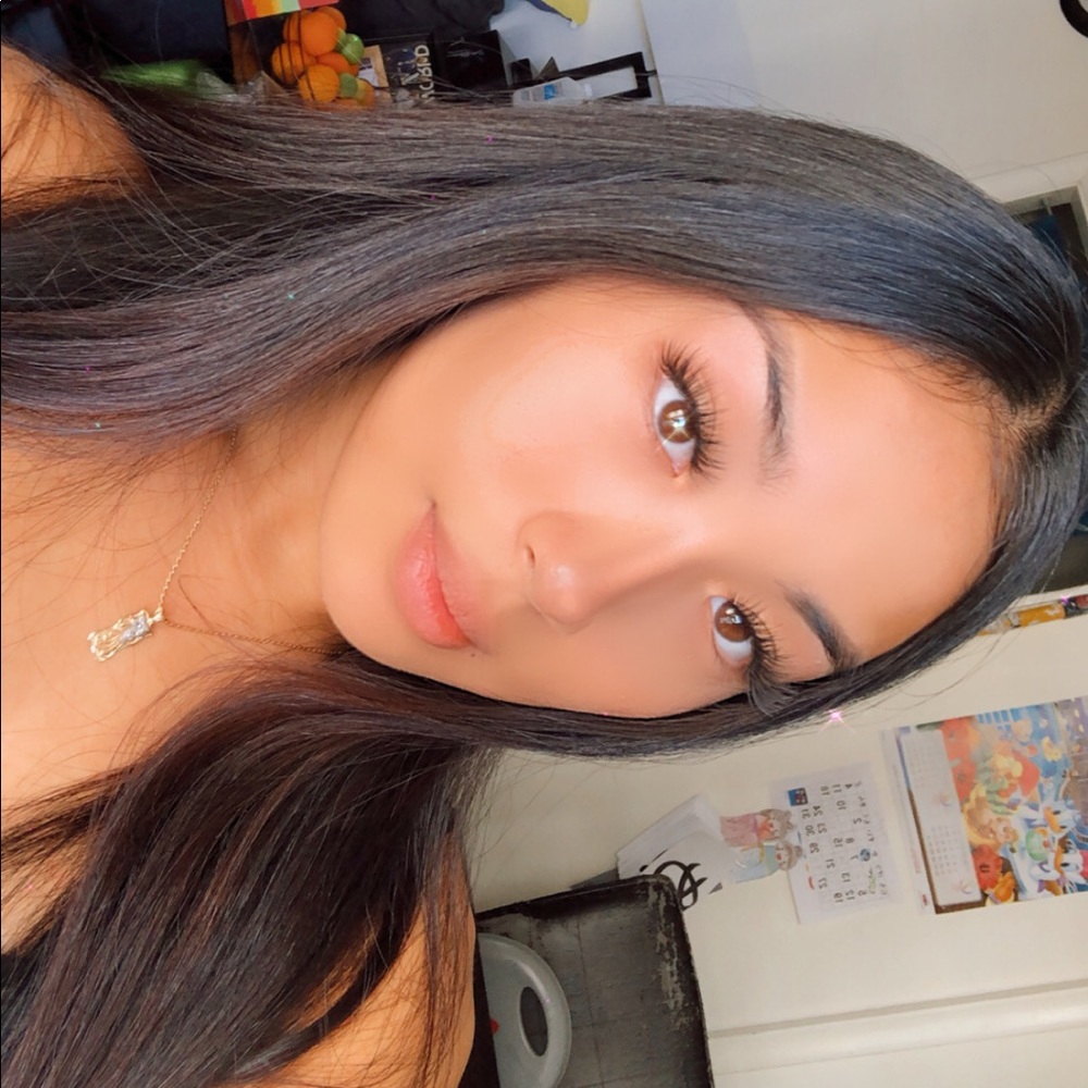 Meet your Posher, Kayla